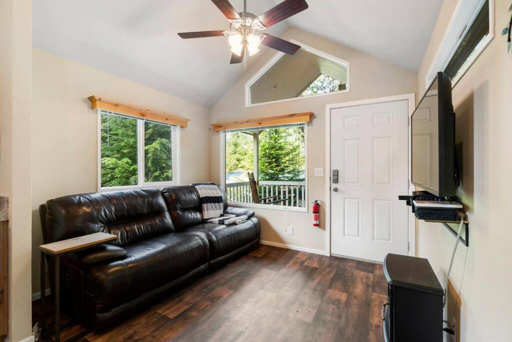 New Tiny Home Steps Away From Mt. Rainier Ashford Esterno foto